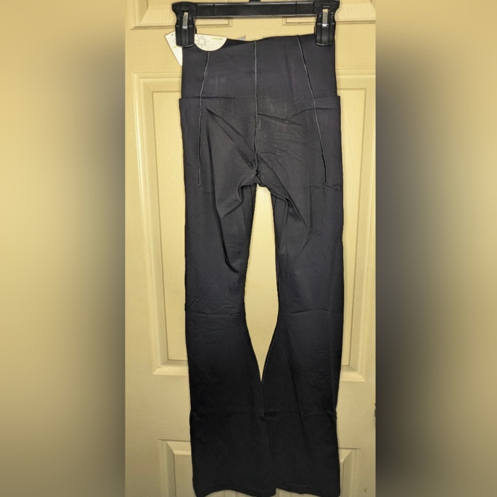 NWT OFFLINE By Aerie • Real Me Xtra Hold Up! Pocket Bootcut Legging • Small